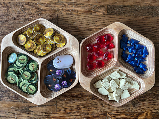 D6 Die-Shaped Token Tray - 3-Compartment Plywood Organizer for Game Tokens & Player Areas